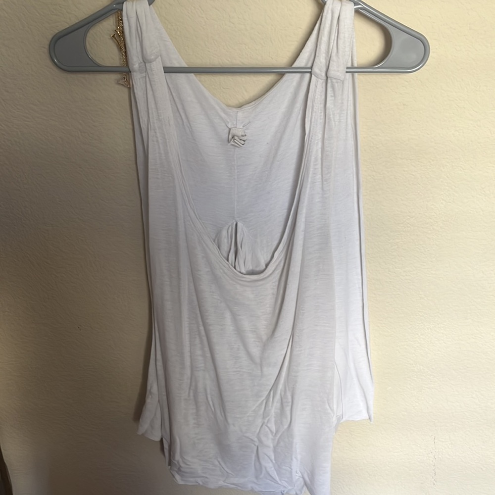 Flowy tank - Picture 3 of 3